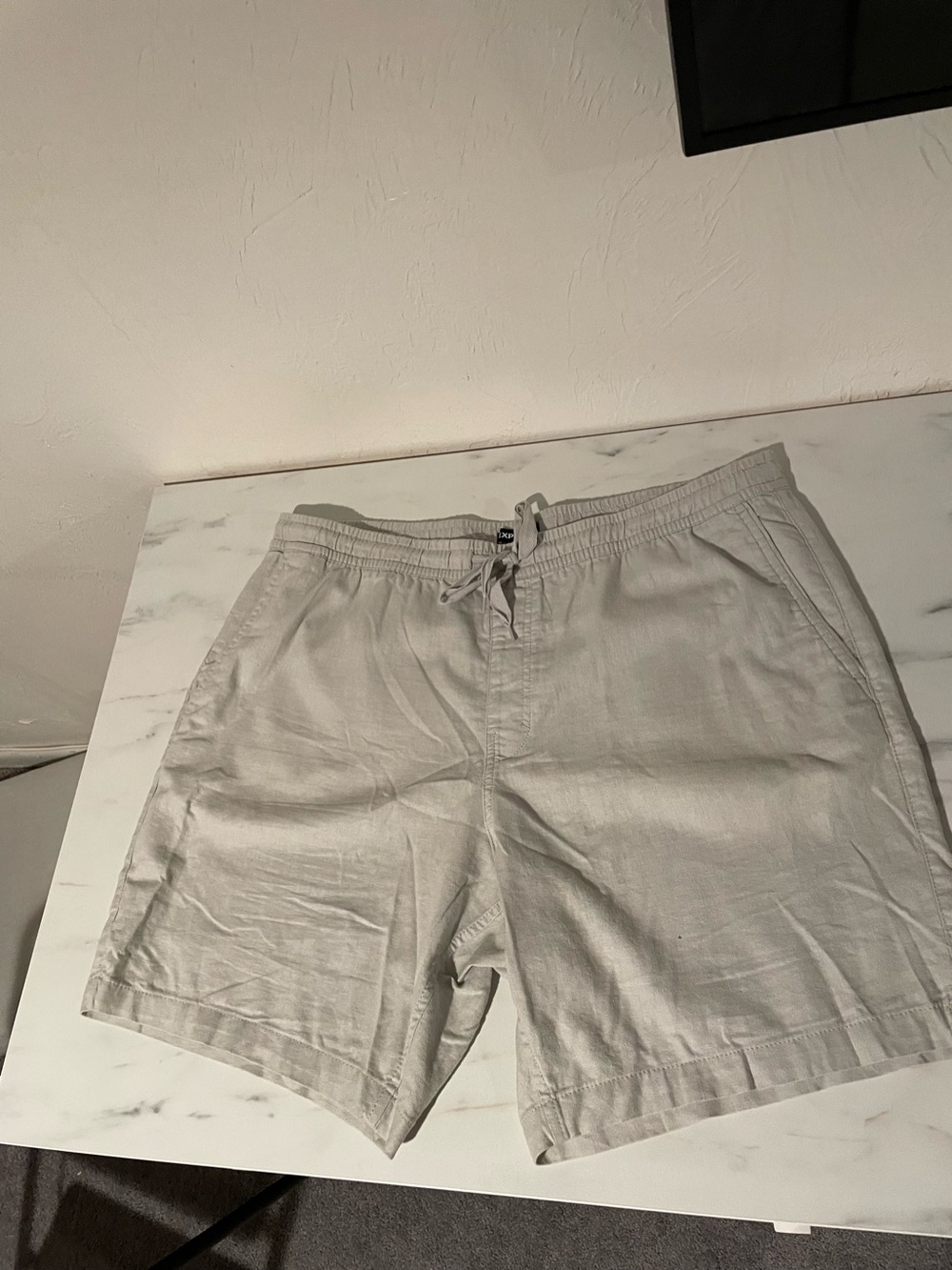 Men’s Express light gray Linen-Blend Shorts with Drawstring Waist XL
